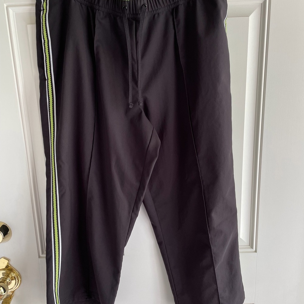 SJB workout capris